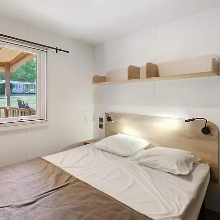 בית נופש Mobilhome Agora Climatise 50 *
